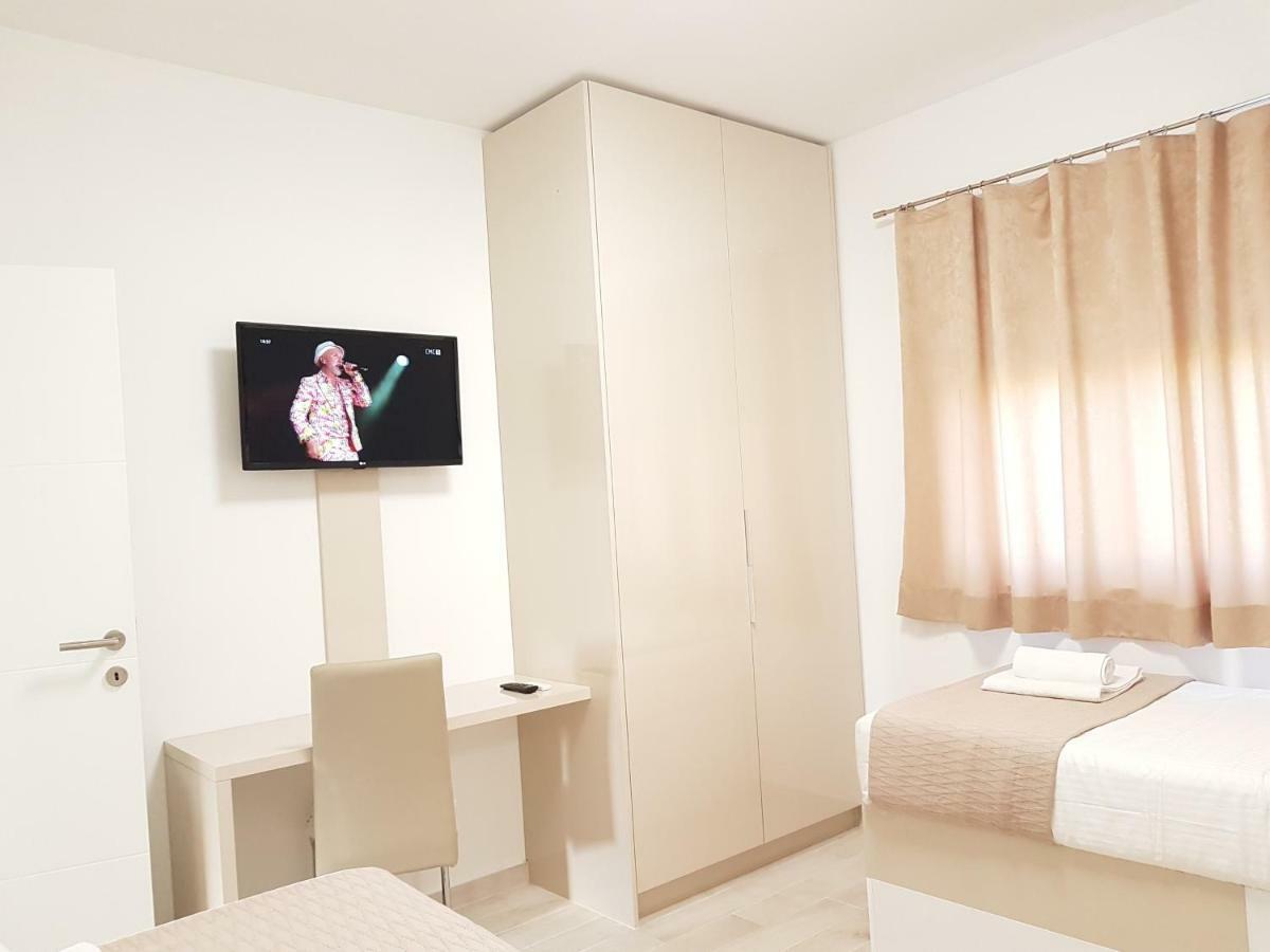 Villas Sabun - Modern House With Heated Pool 프리블라카 외부 사진