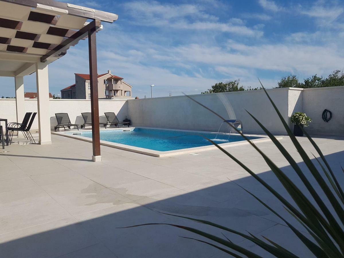 Villas Sabun - Modern House With Heated Pool 프리블라카 외부 사진