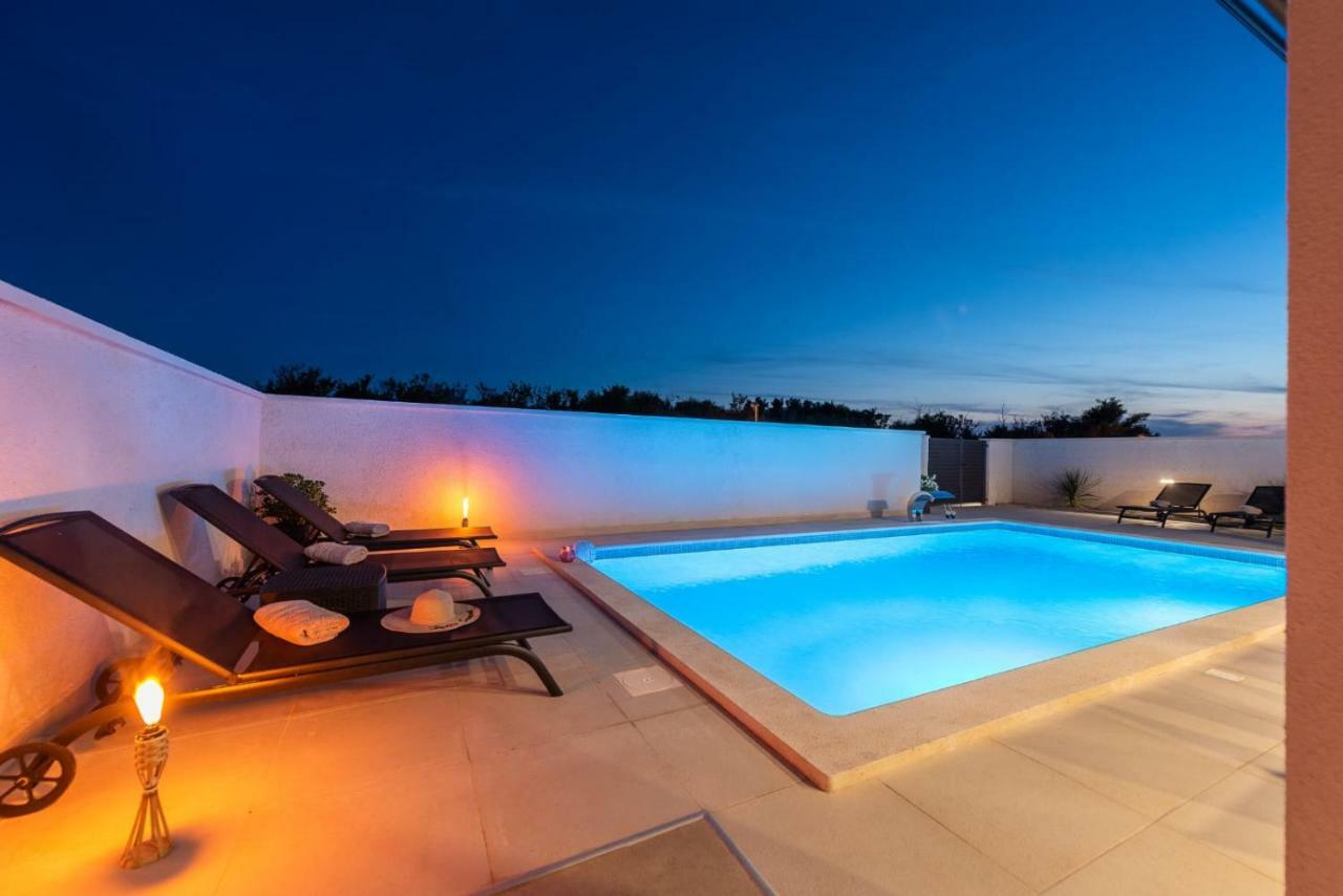 Villas Sabun - Modern House With Heated Pool 프리블라카 외부 사진
