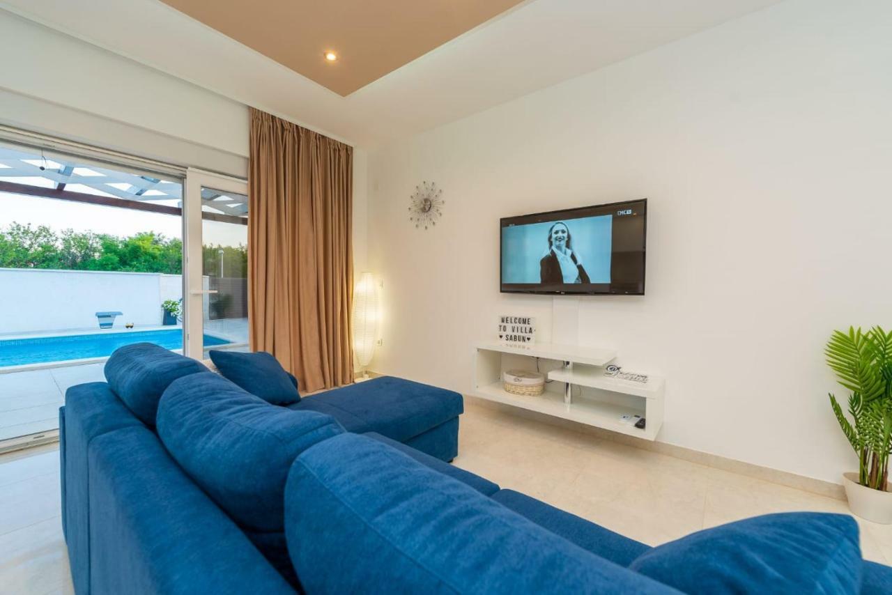 Villas Sabun - Modern House With Heated Pool 프리블라카 외부 사진
